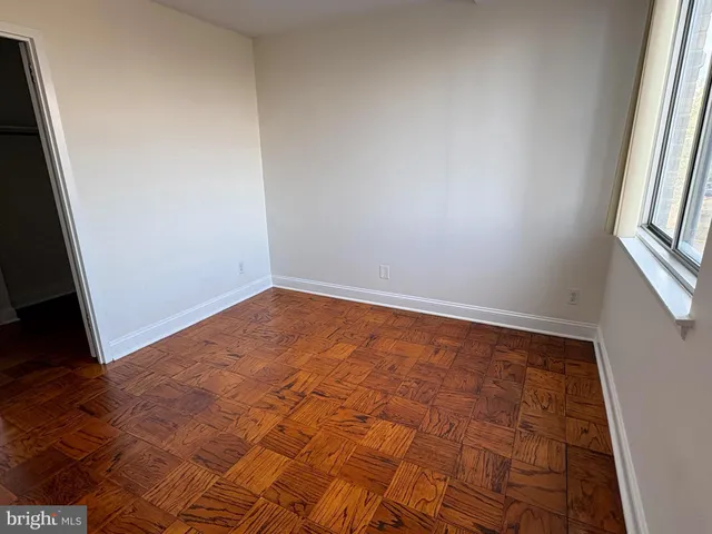 $2,000 | 501 Slaters Lane, Unit 413, Alexandria, VA 22314