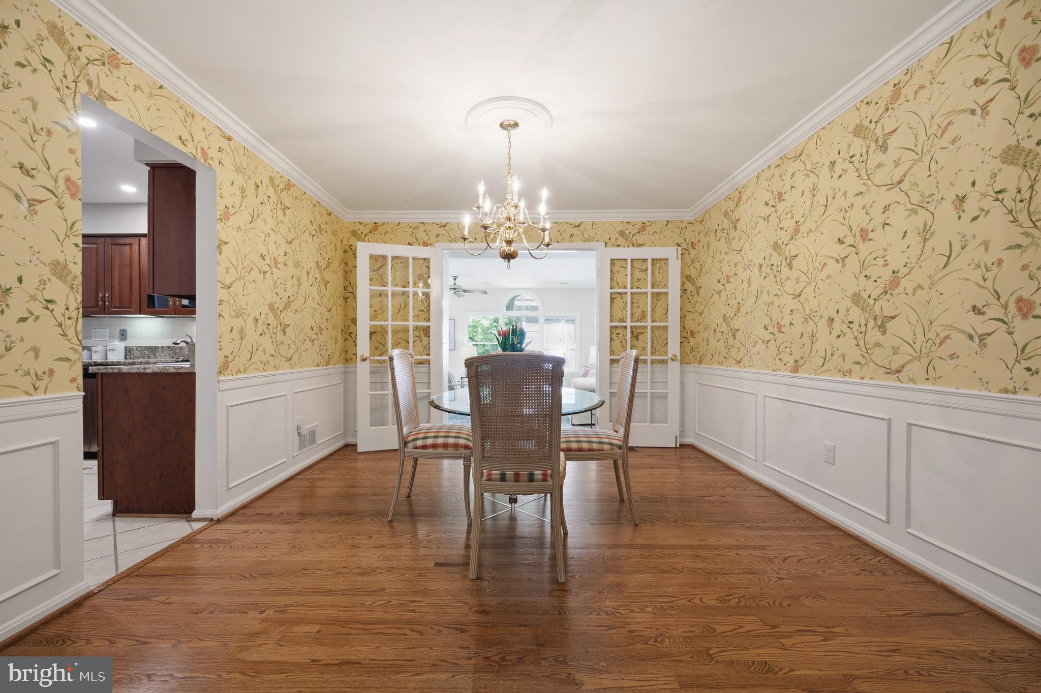 7118 Devonshire Road Alexandria, VA 22307 - Photo 12 of 88 Large Dining Room