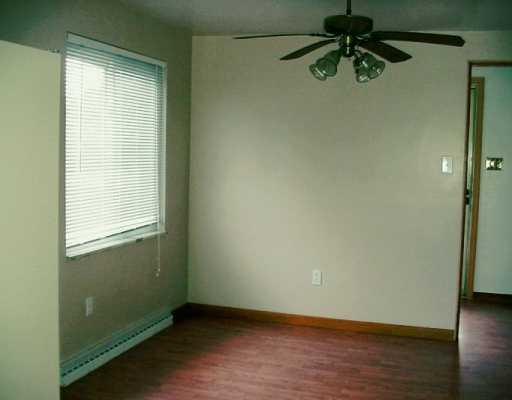 991 Hoffmeyer Road Carnegie, PA 15106 - Photo 3 of 8 Dining Room.