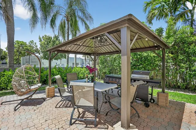 $939,800 | 5340 Northwest 103rd Way, Coral Springs, FL 33076