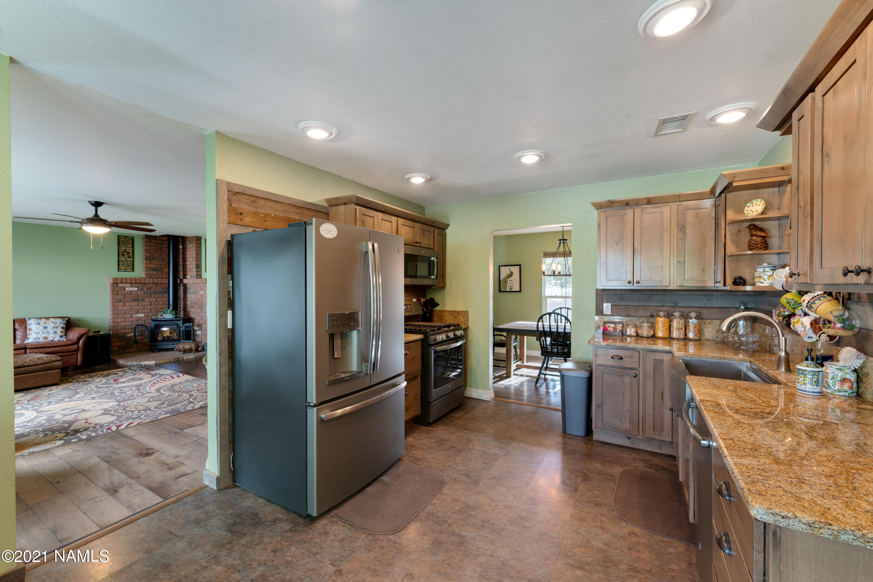 11025 Rodeo Road Flagstaff, AZ 86004 - Photo 6 of 23 Kitchen