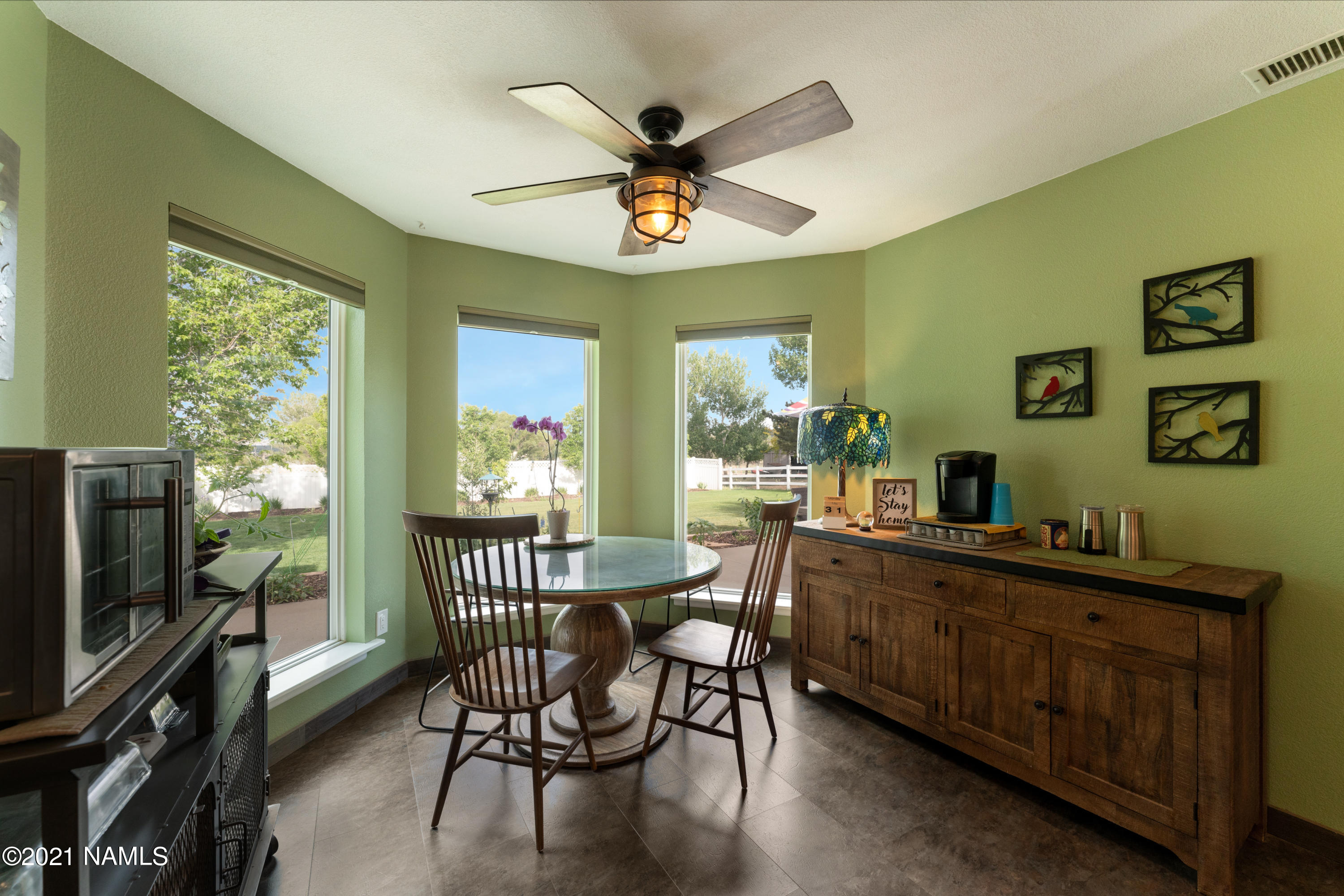 11025 Rodeo Road Flagstaff, AZ 86004 - Photo 7 of 23 Dining Area in Kitchen