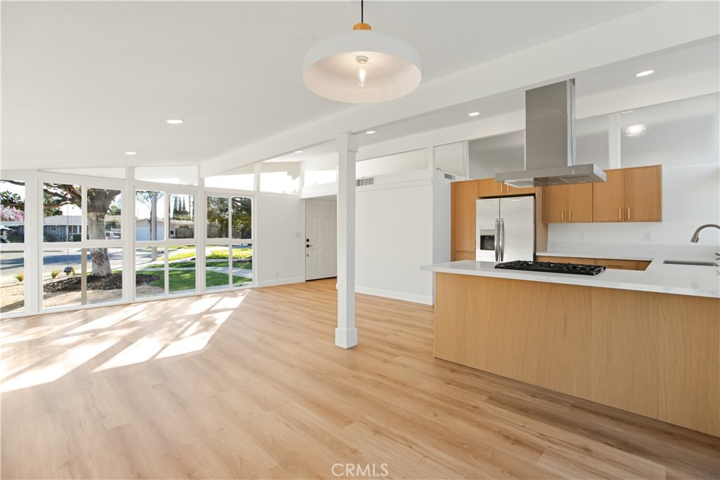 108 Level Place Anaheim, CA 92804 - Photo 2 of 33 Living Room & Kitchen