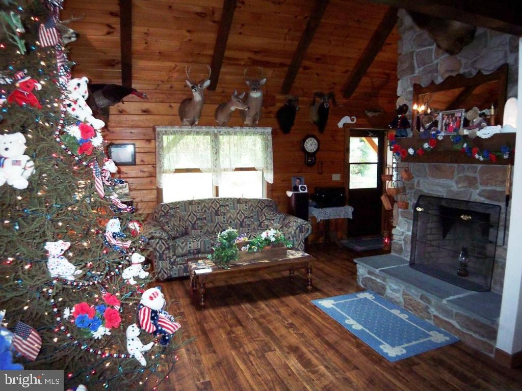 1718 Valley View Road Mount Joy, PA 17552 - Photo 3 of 33