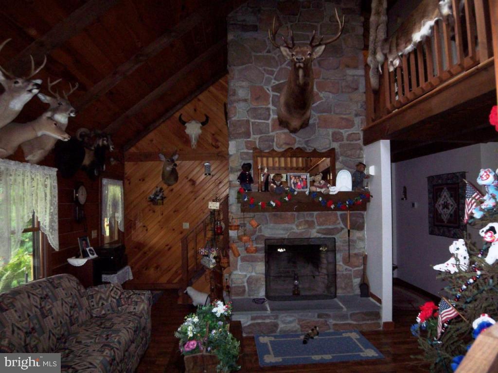 1718 Valley View Road Mount Joy, PA 17552 - Photo 6 of 33