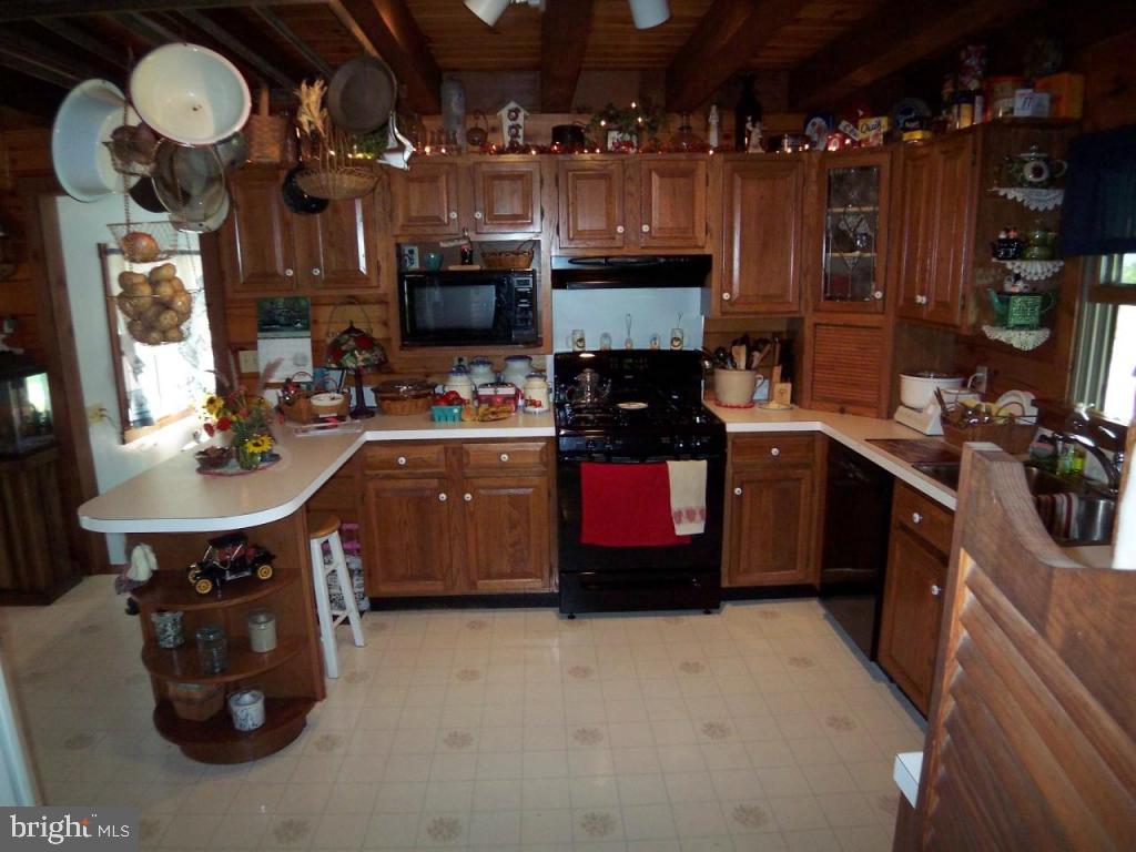 1718 Valley View Road Mount Joy, PA 17552 - Photo 10 of 33
