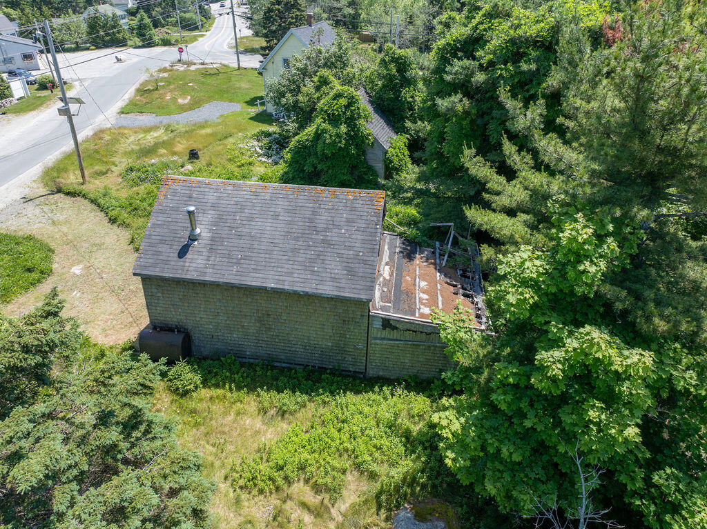 10 Cemetery Road Stonington, ME 04681 - Photo 6 of 11 10 Cemetery Road