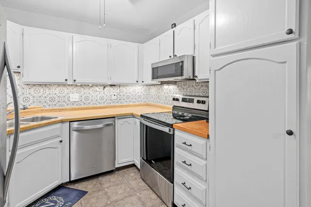 $150,000 | 300 Shelard Parkway, Unit 303, St. Louis Park, MN 55426