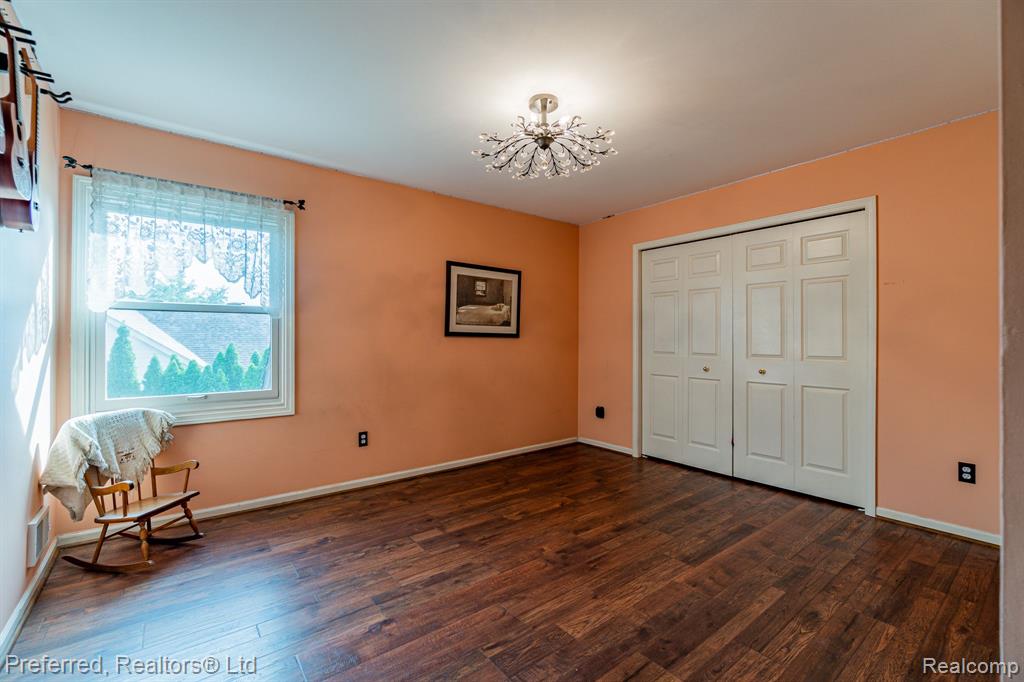 6994 Kennesaw Road Canton, MI 48187 - Photo 35 of 53