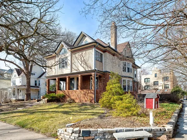 $1,000,000 | 623 Lincoln Avenue, St. Paul, MN 55105