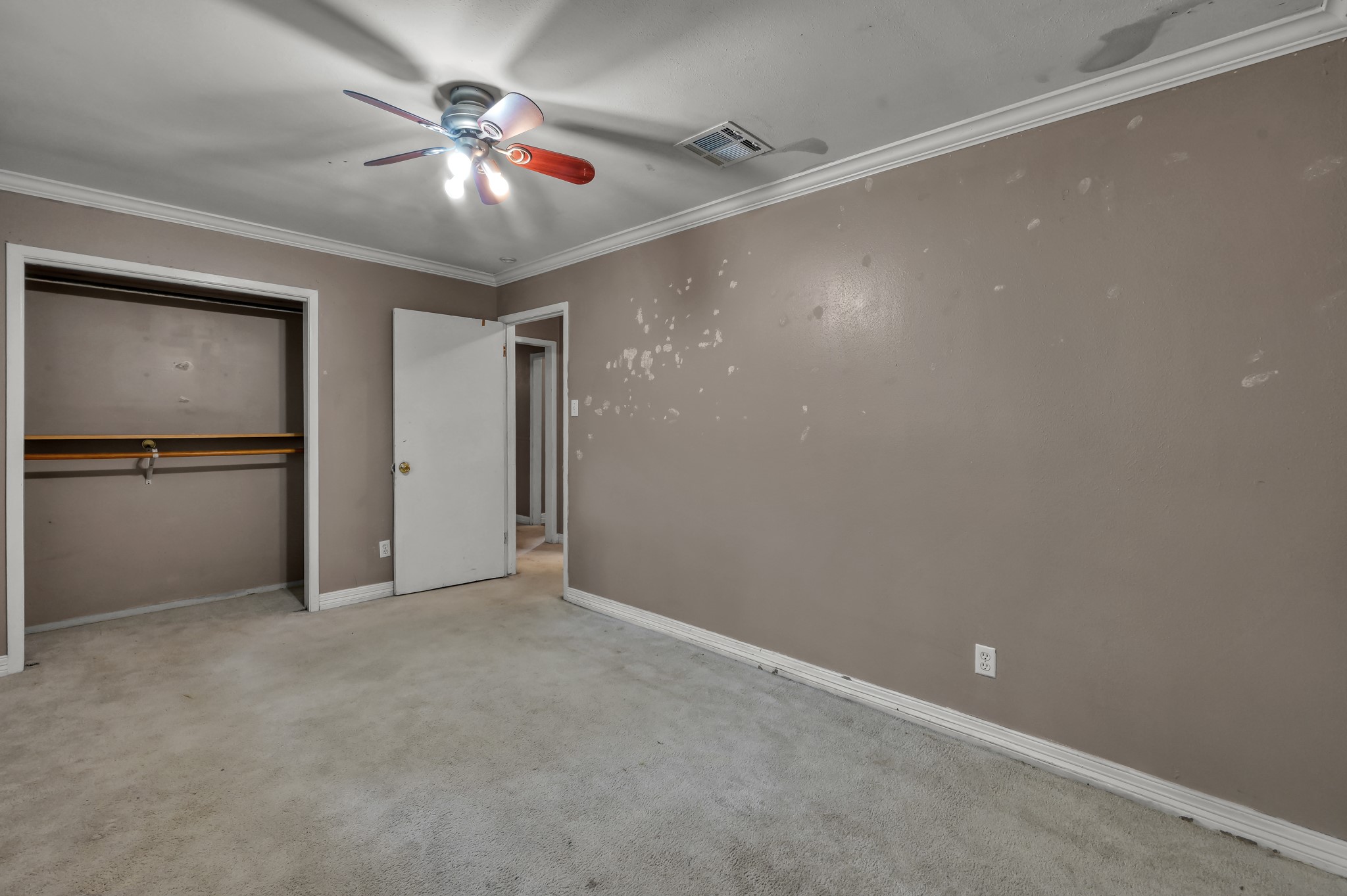 405 Wilson Road Conroe, TX 77301 - Photo 18 of 29