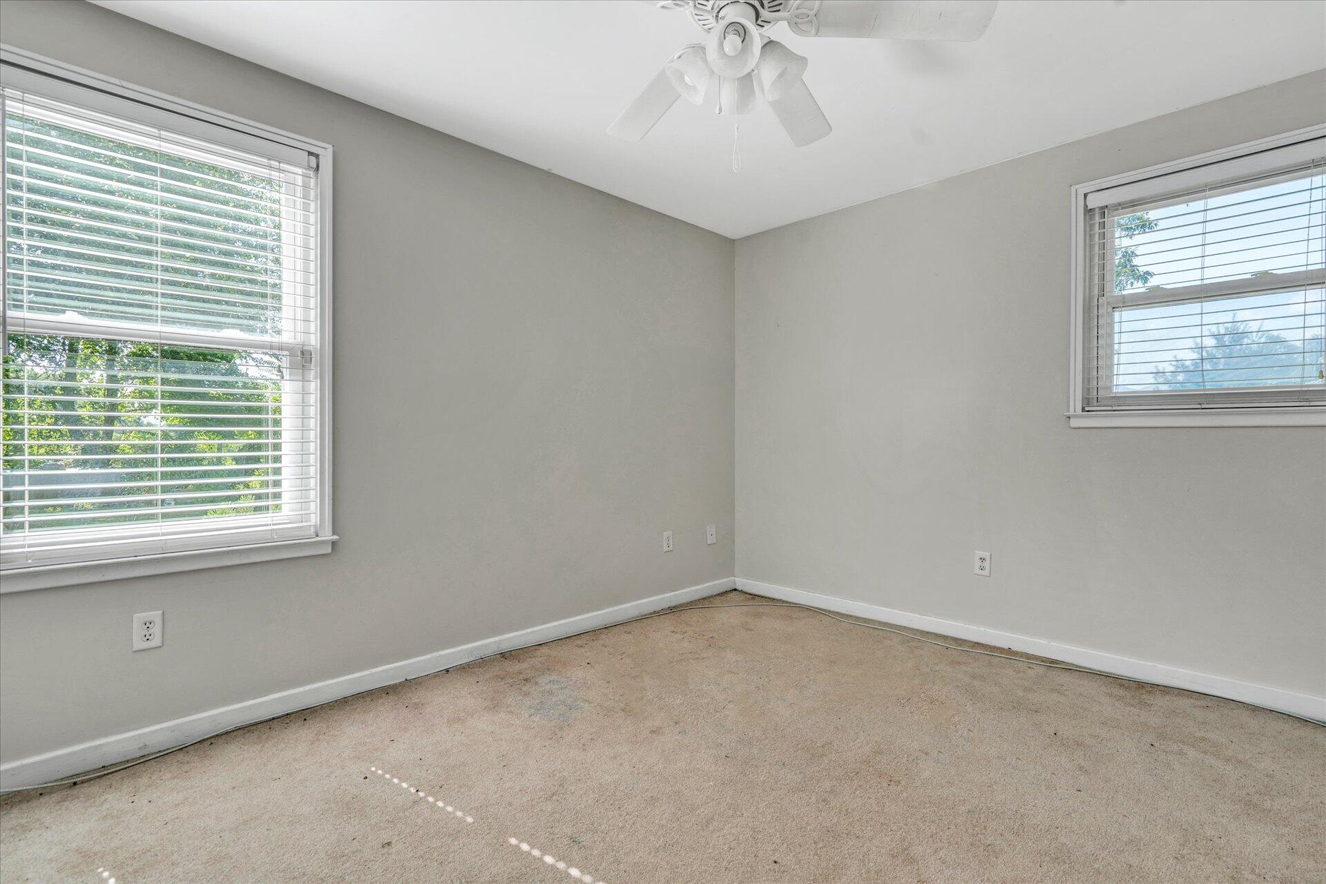 2807 McVitty Road Southwest Roanoke, VA 24018 - Photo 16 of 35 16-DSC2454