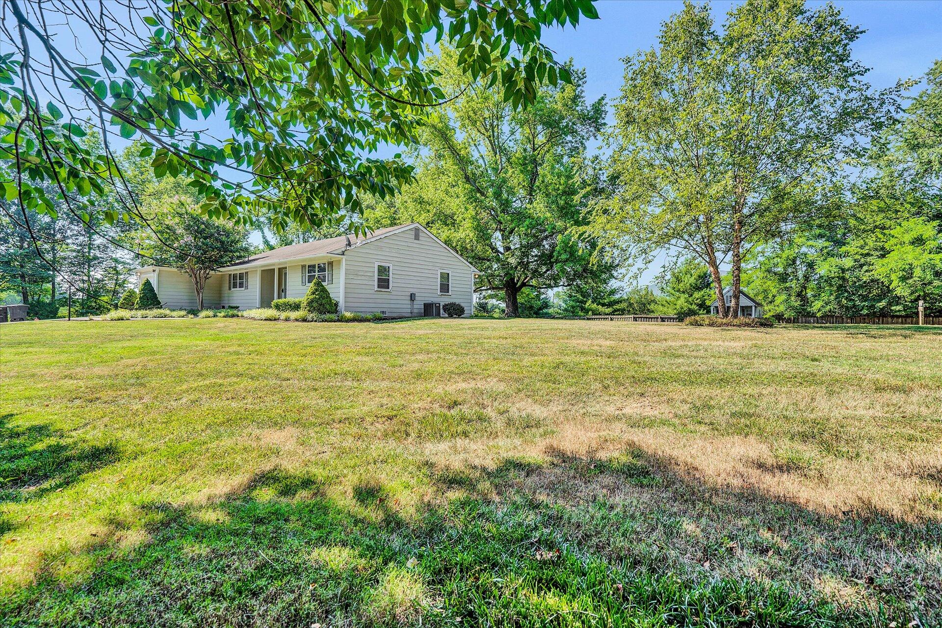 2807 McVitty Road Southwest Roanoke, VA 24018 - Photo 31 of 35 31-DSC2406