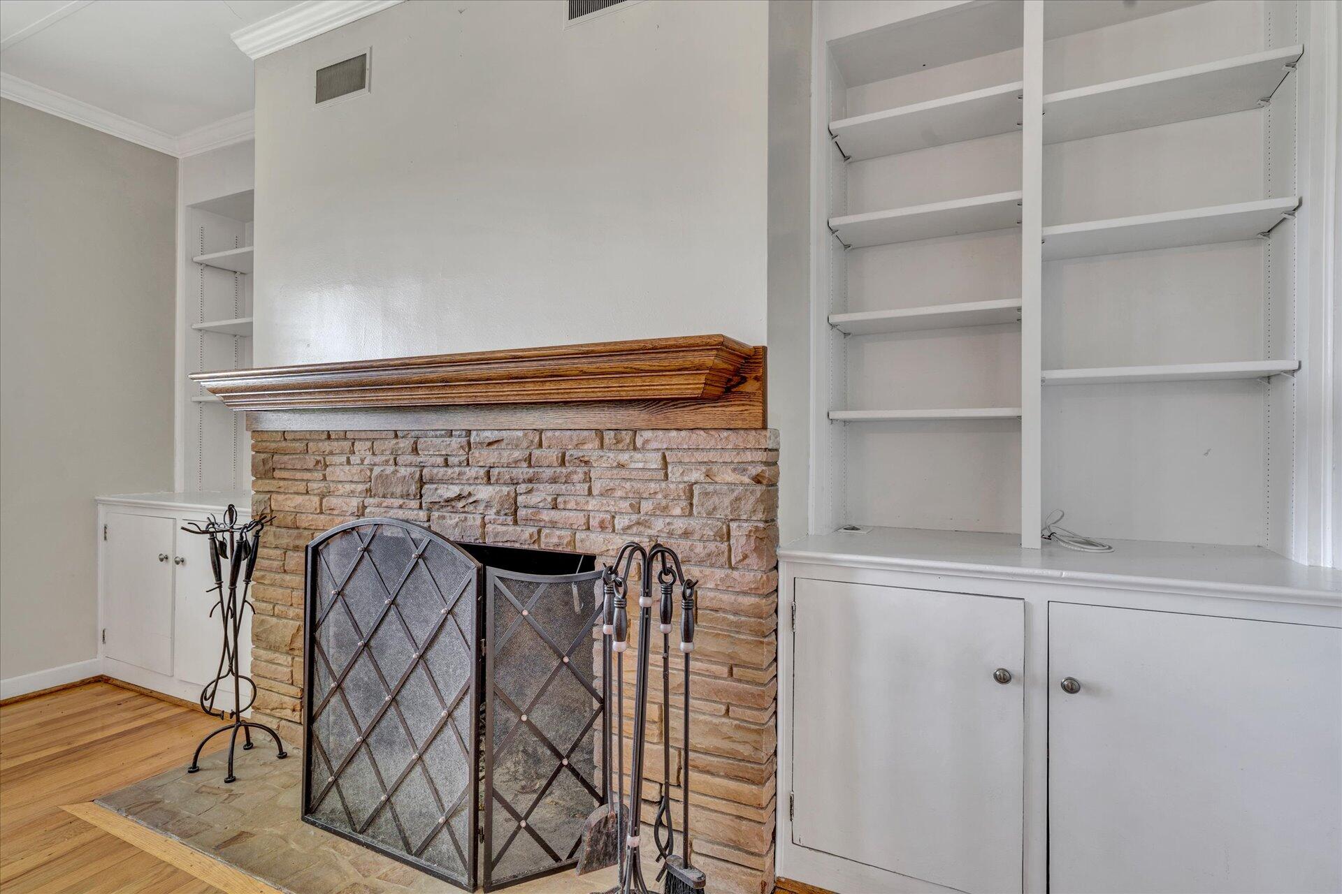 2807 McVitty Road Southwest Roanoke, VA 24018 - Photo 5 of 35 05-DSC2430