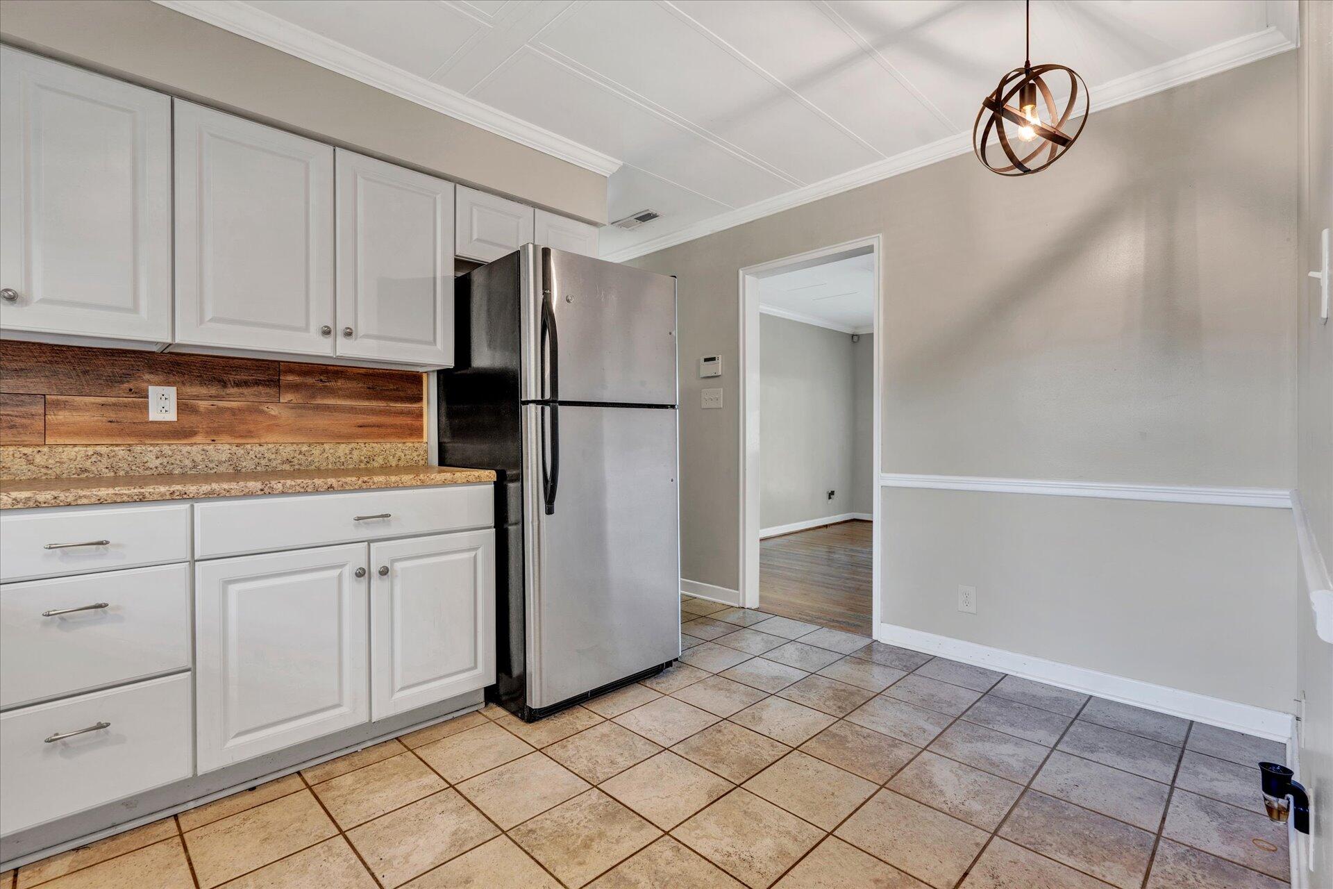 2807 McVitty Road Southwest Roanoke, VA 24018 - Photo 10 of 35 10-DSC2448