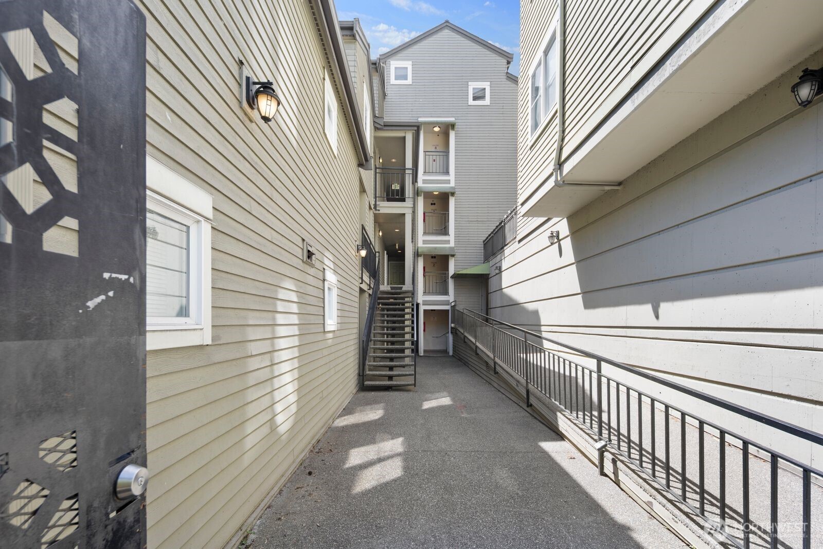 3901 Fremont Avenue North, Unit 202 Seattle, WA 98103 - Photo 18 of 23 a view of entryway