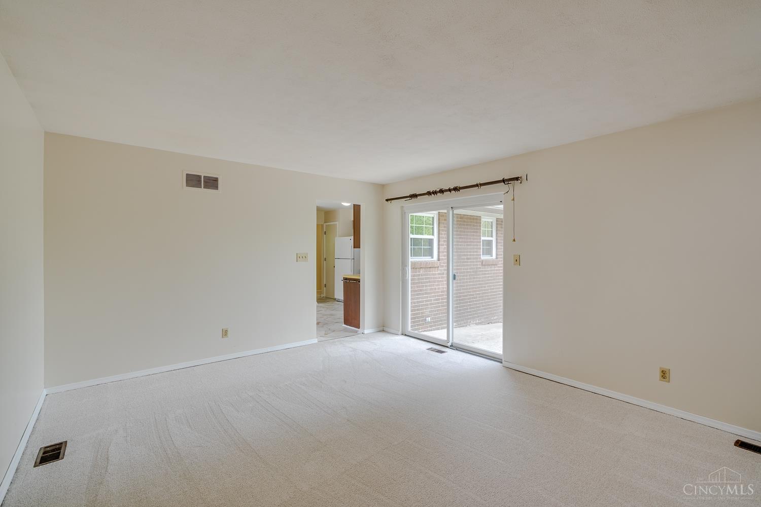 6584 Taylor Road Cincinnati, OH 45248 - Photo 17 of 35