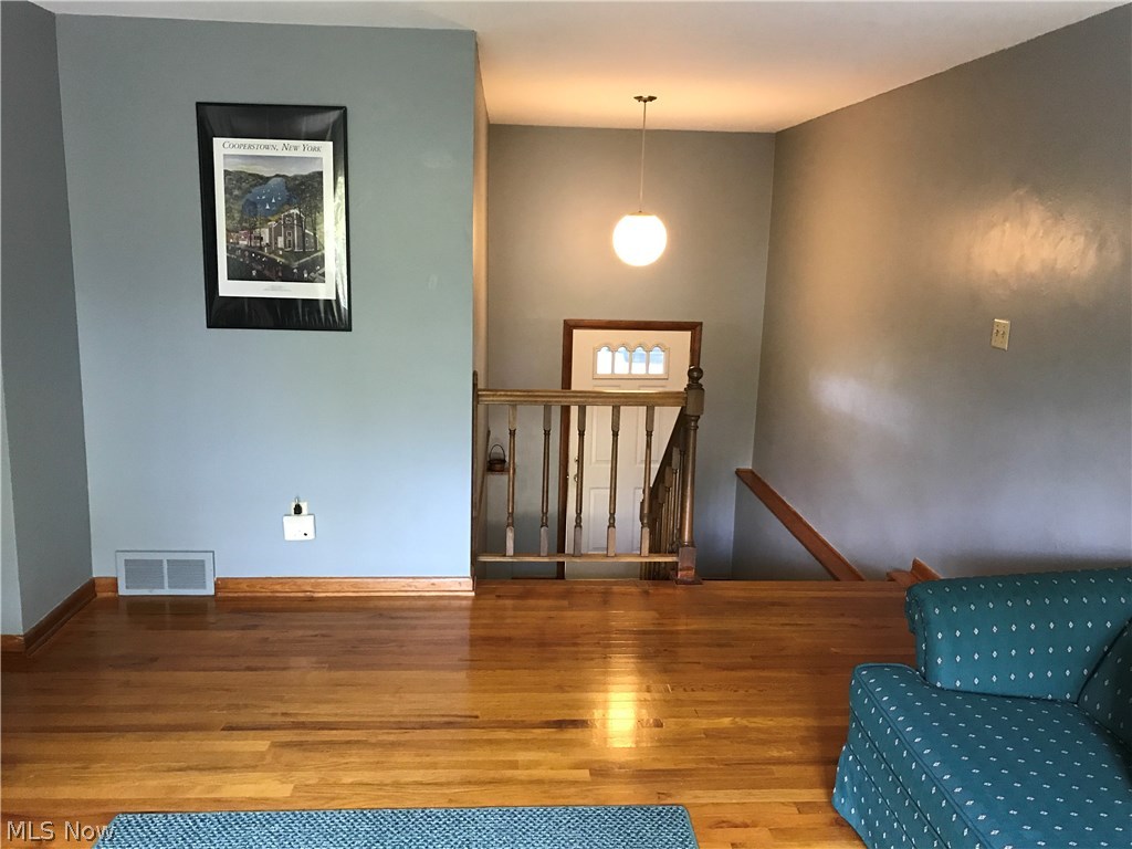 1217 Middlebury Road Kent, OH 44240 - Photo 4 of 28 Gallery Image 4