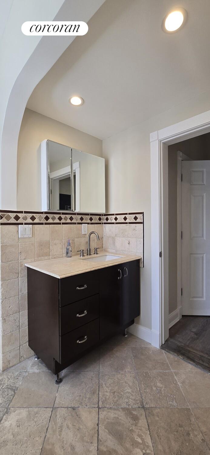 162-16 77th Road, Unit 2 Queens, NY 11366 - Photo 14 of 28
