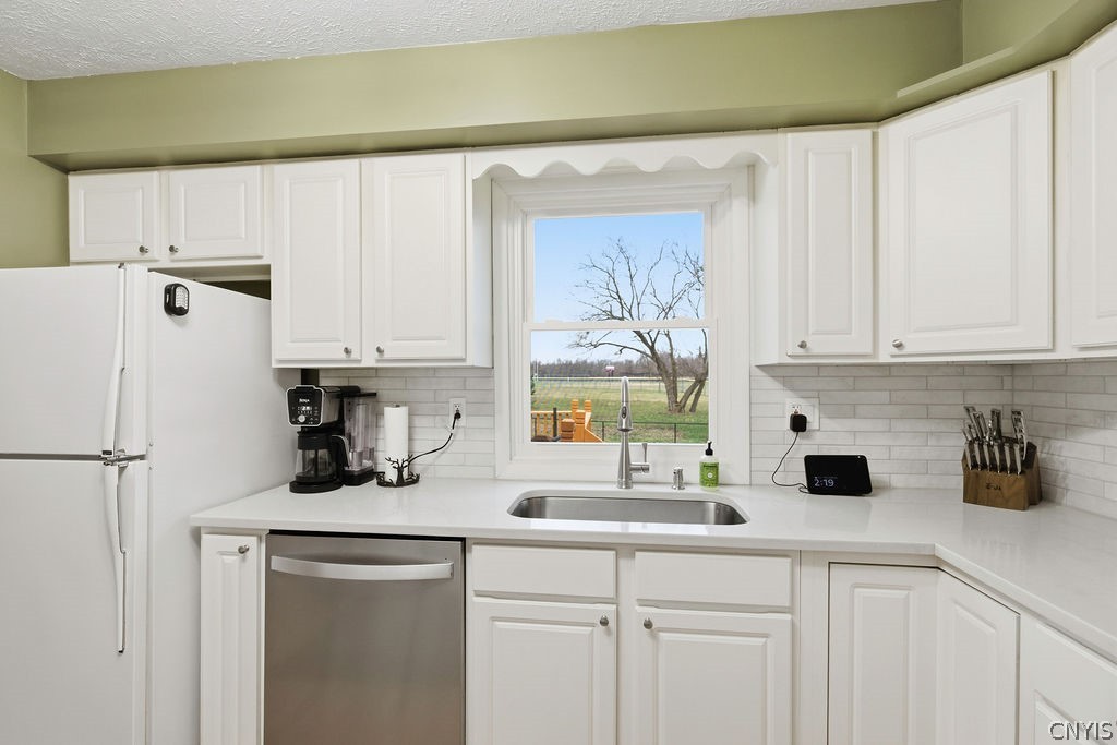 7017 Bolivar Road Sullivan, NY 13037 - Photo 3 of 40 The new quartz countertops give the kitchen a clea