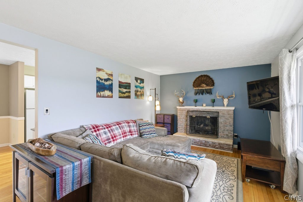 7017 Bolivar Road Sullivan, NY 13037 - Photo 10 of 40 A look to the right when entering the home shows t