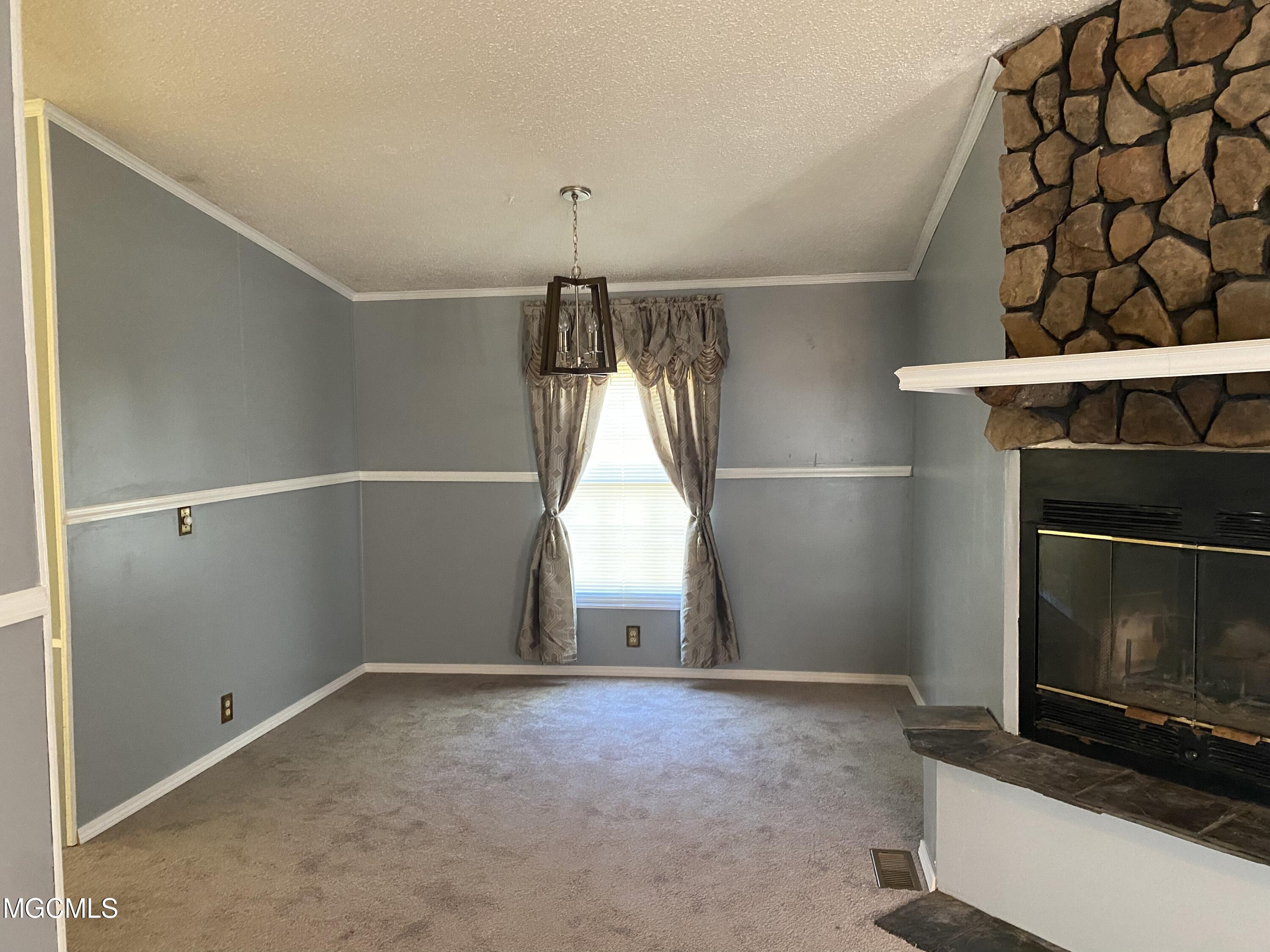1624 Hastings Road Gautier, MS 39553 - Photo 8 of 26 4F59974A-15AC-4AD9-AB38-603499BD3D8D
