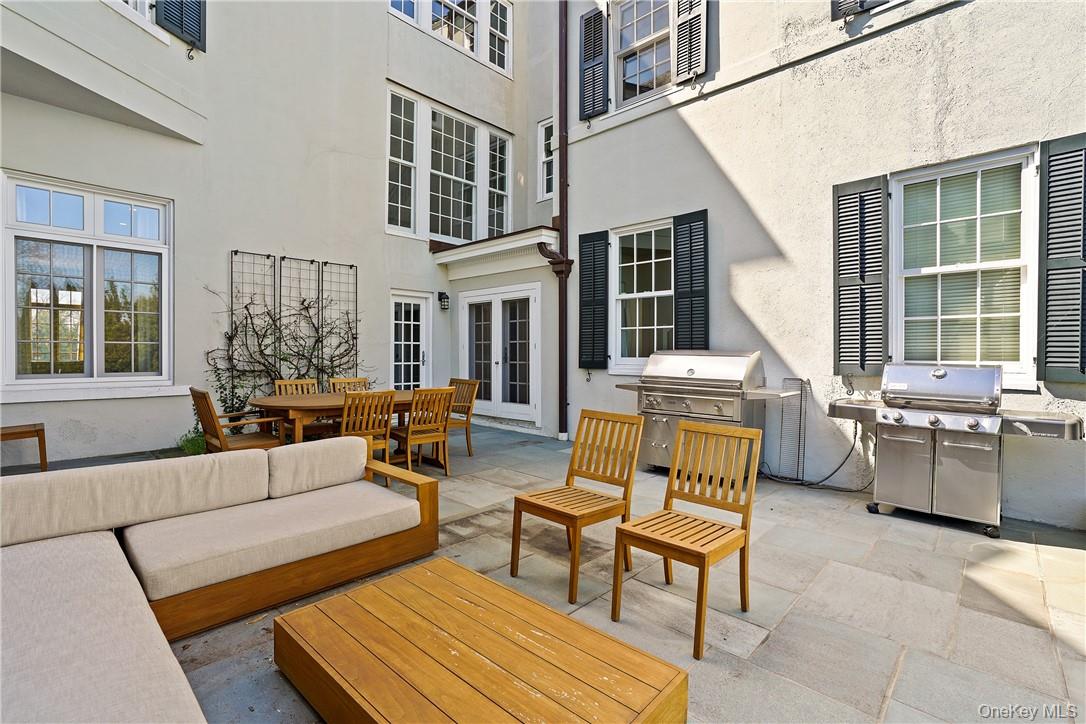 99 Mamaroneck Road Scarsdale, NY 10583 - Photo 10 of 35 Al Fresco Dining and Entertaining made easy! Ready for Summer in the Suburbs!