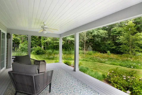 $2,850,000 | 97 Spring Close Highway, East Hampton, NY 11937