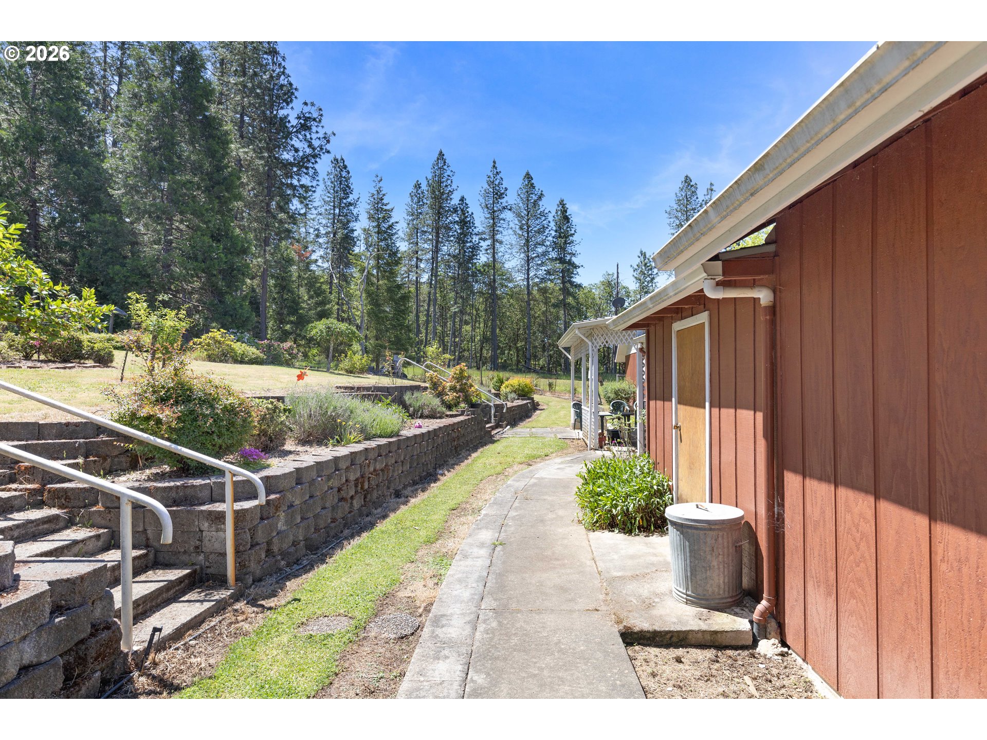 3301 Colonial Road Roseburg, OR 97471 - Photo 34 of 46 Gallery Image 34