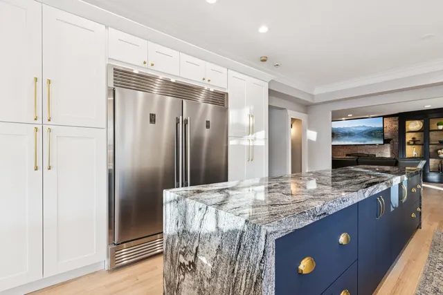 $1,390,000 | 27625 West Kazimour Drive, Lake Barrington, IL 60010