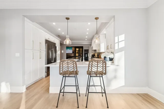 $1,390,000 | 27625 West Kazimour Drive, Lake Barrington, IL 60010