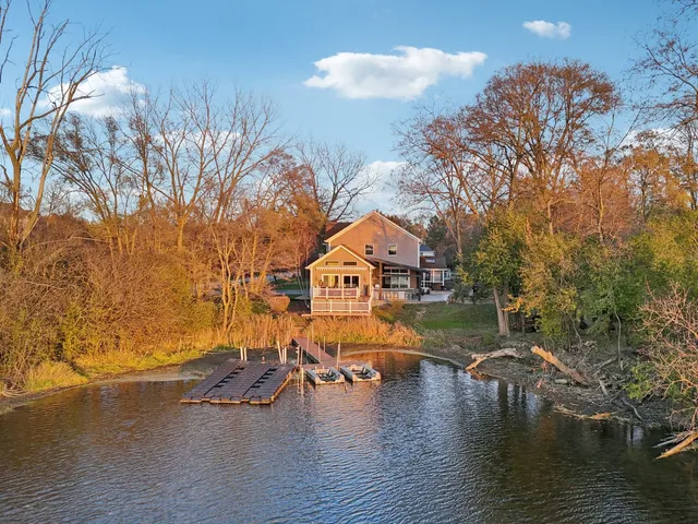 $1,390,000 | 27625 West Kazimour Drive, Lake Barrington, IL 60010