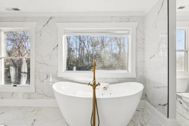 $1,390,000 | 27625 West Kazimour Drive, Lake Barrington, IL 60010