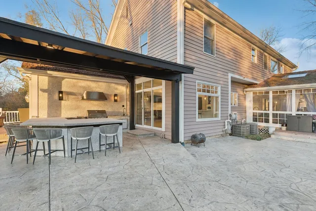 $1,390,000 | 27625 West Kazimour Drive, Lake Barrington, IL 60010