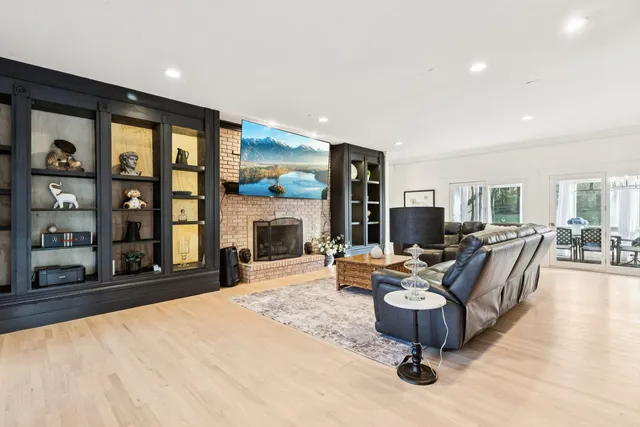 $1,390,000 | 27625 West Kazimour Drive, Lake Barrington, IL 60010