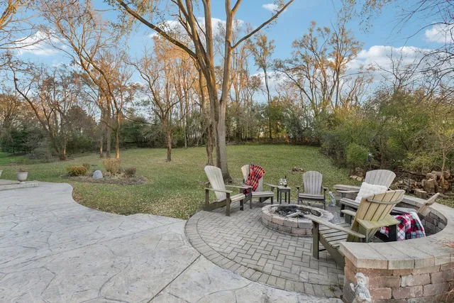 $1,390,000 | 27625 West Kazimour Drive, Lake Barrington, IL 60010