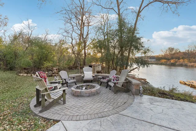 $1,390,000 | 27625 West Kazimour Drive, Lake Barrington, IL 60010