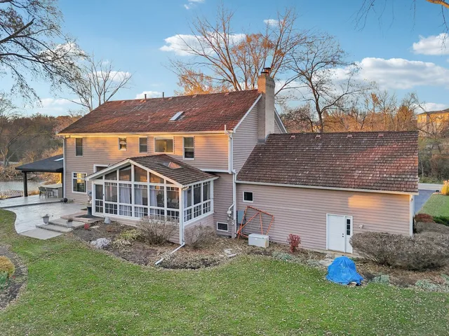 $1,390,000 | 27625 West Kazimour Drive, Lake Barrington, IL 60010