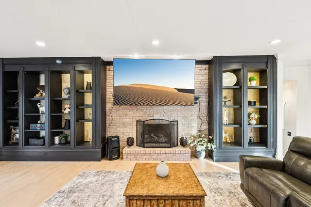 $1,390,000 | 27625 West Kazimour Drive, Lake Barrington, IL 60010