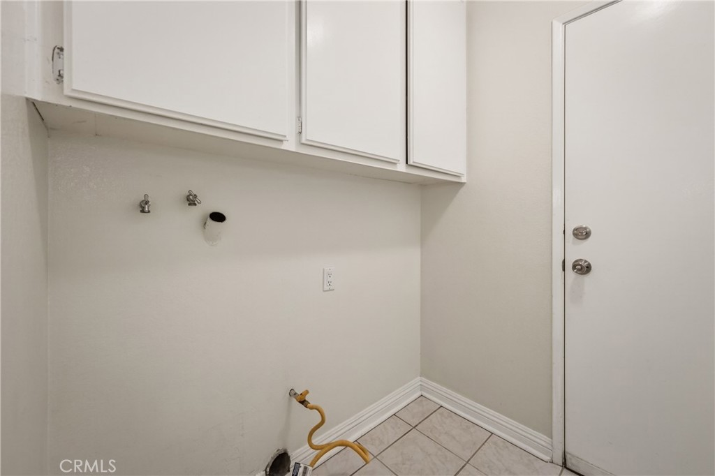 11984 Paradise Street Grand Terrace, CA 92313 - Photo 27 of 49 Indoor Laundry