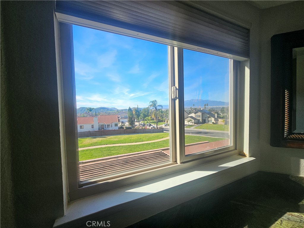 11984 Paradise Street Grand Terrace, CA 92313 - Photo 33 of 49 Primary Bath View