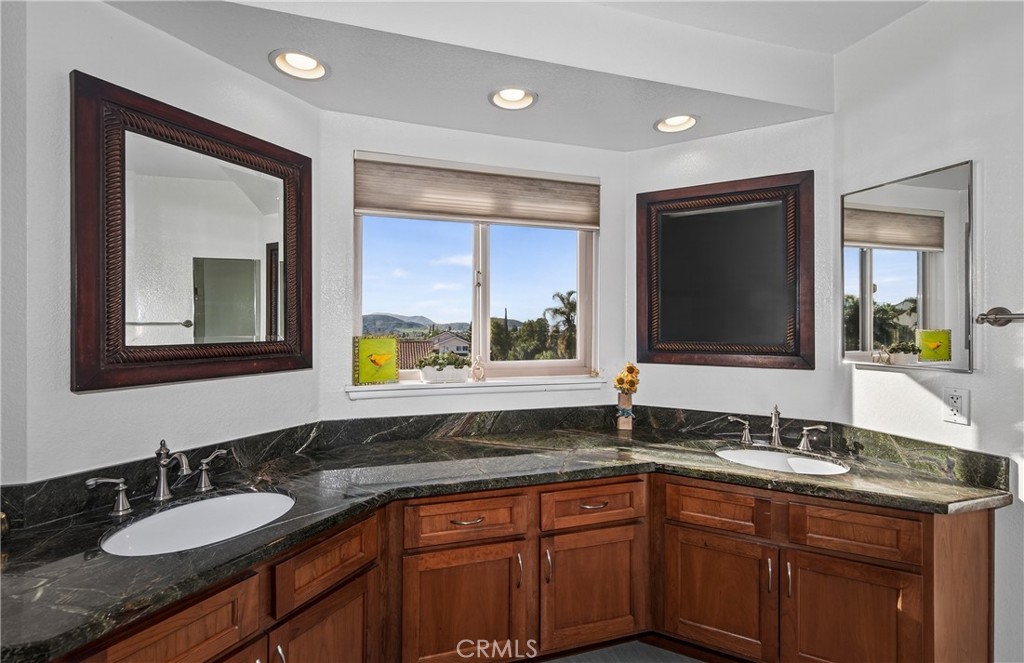 11984 Paradise Street Grand Terrace, CA 92313 - Photo 34 of 49 Primary Suite