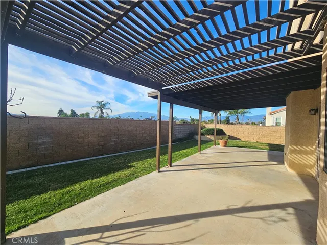 front view of house with a yard