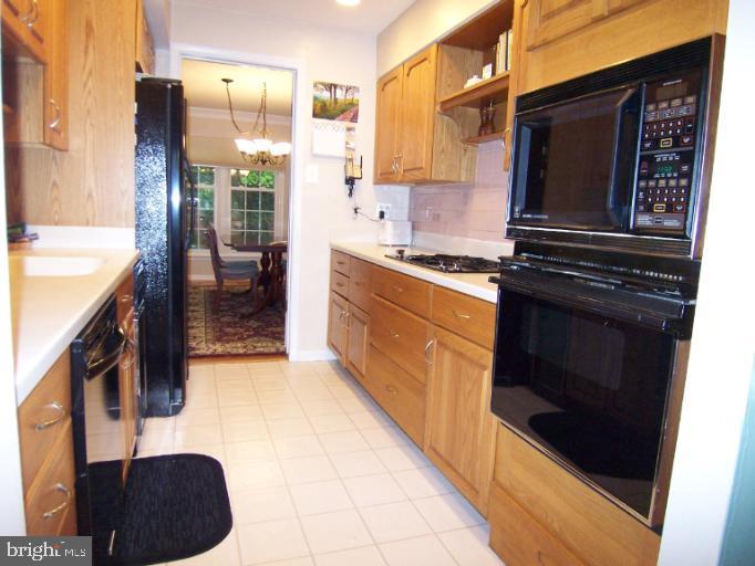 6406 Wainfleet Court Springfield, VA 22152 - Photo 23 of 30 Kitchen