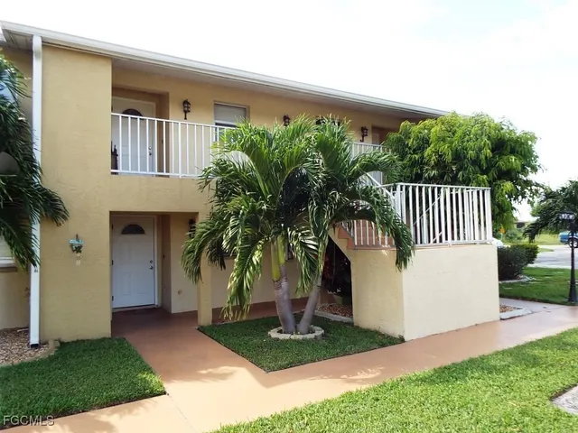 $1,400 | 706 Southeast 13th Court, Unit J, Cape Coral, FL 33990