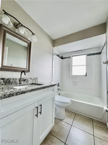 $1,400 | 706 Southeast 13th Court, Unit J, Cape Coral, FL 33990