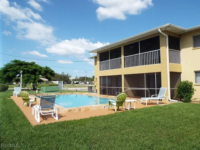$1,400 | 706 Southeast 13th Court, Unit J, Cape Coral, FL 33990