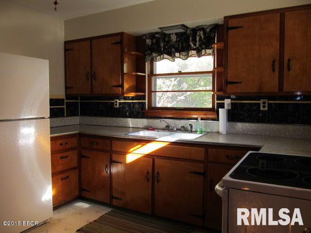 2112 East Richview Road Mount Vernon, IL 62864 - Photo 11 of 21 Gallery Image 11