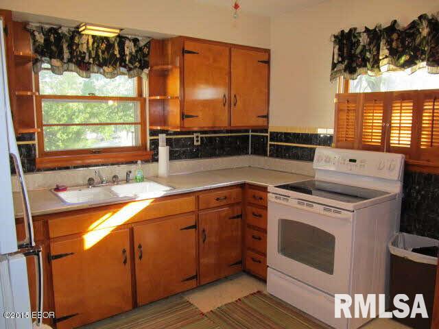 2112 East Richview Road Mount Vernon, IL 62864 - Photo 12 of 21 Gallery Image 12