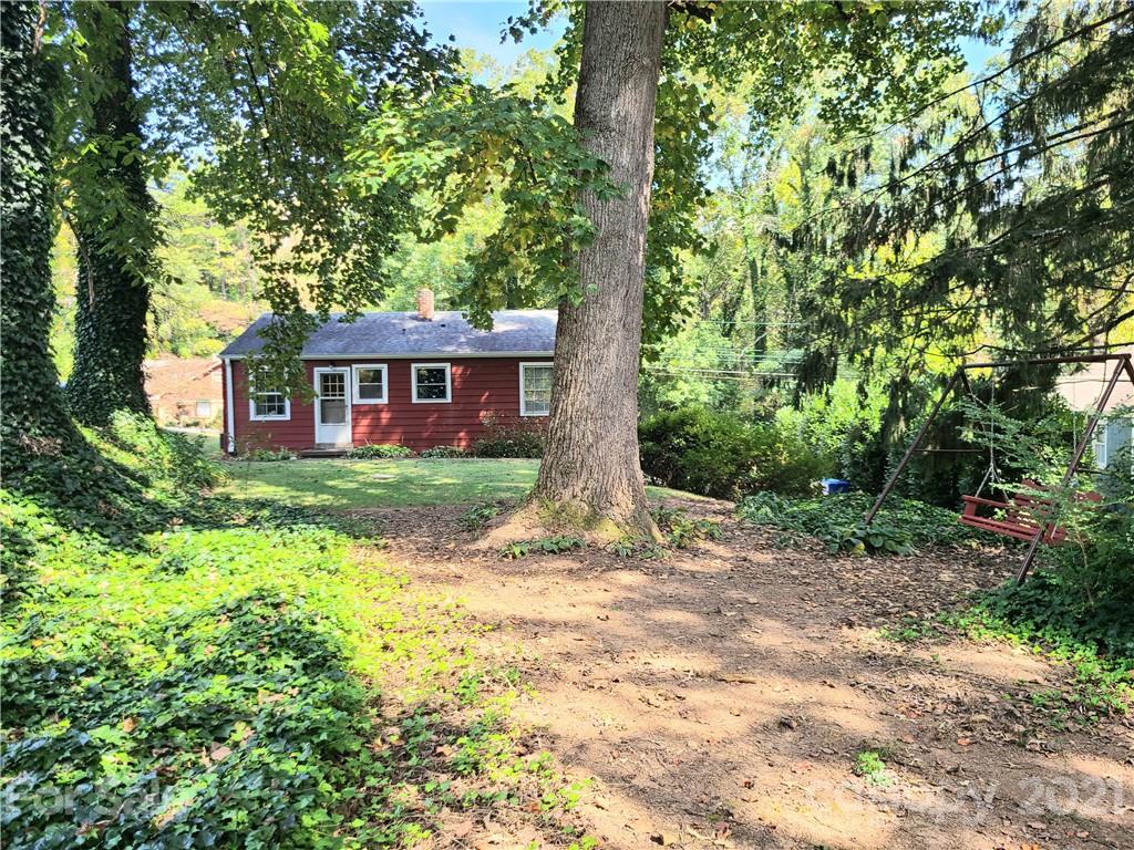 439 Governors View Road Asheville, NC 28805 - Photo 11 of 13 Gallery Image 11